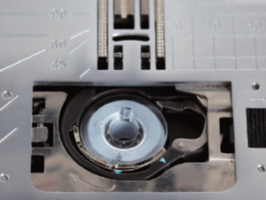 SOPORTE DE BOBINA PARA ACOLCHADO LIBRE Y PUNTADA DE IMITACIÓN A MANO