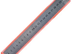 Regla rectangular de 30 cm  para cortar piezas de tela.